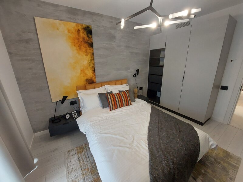 Ilfov 3cam (living cu buc.desch, 2bai) langa pasarela metrou Berceni